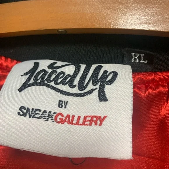 Vintage Laced Up Sneak Gallery 23 Jordan Satin Chicago '95-'96 Jacket XL - Picture 4 of 5